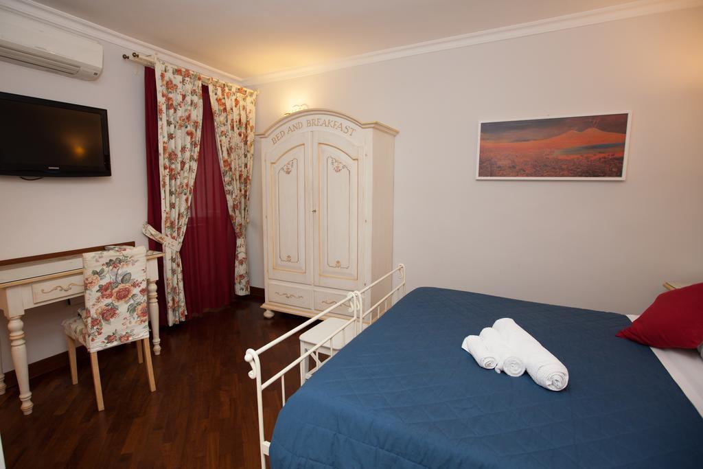 Hotel Ausonia Napels Buitenkant foto