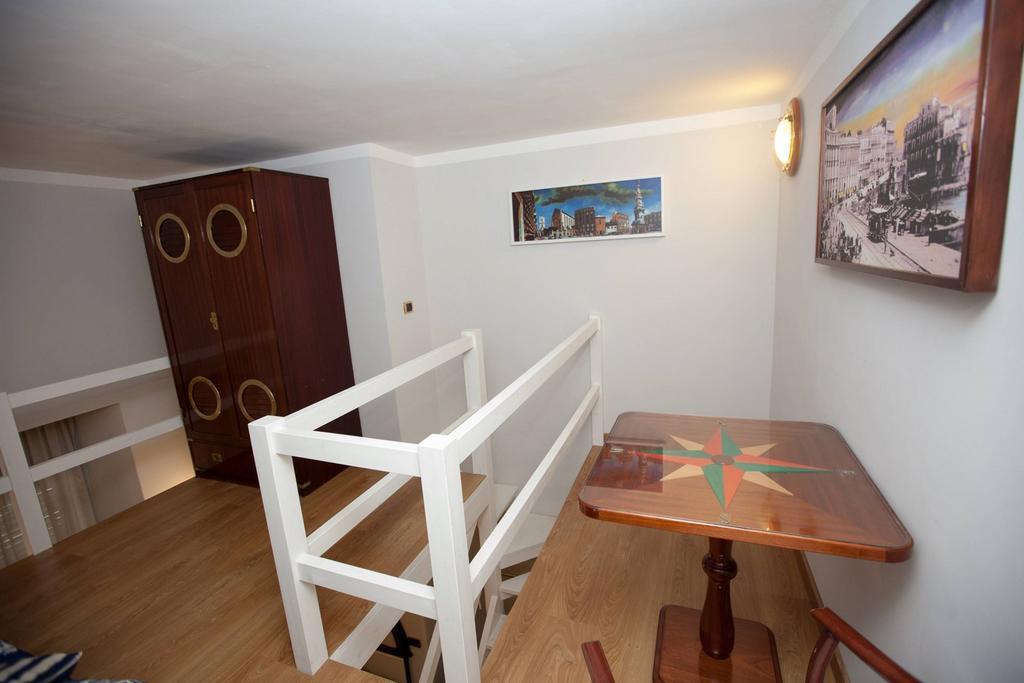 Hotel Ausonia Napels Buitenkant foto