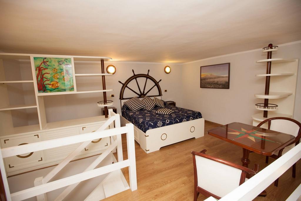 Hotel Ausonia Napels Buitenkant foto