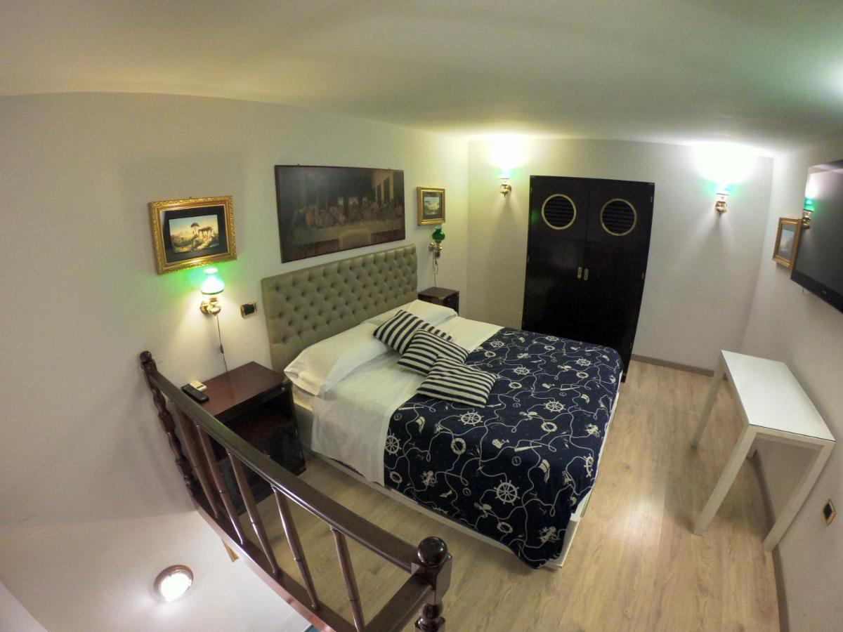 Hotel Ausonia Napels Buitenkant foto