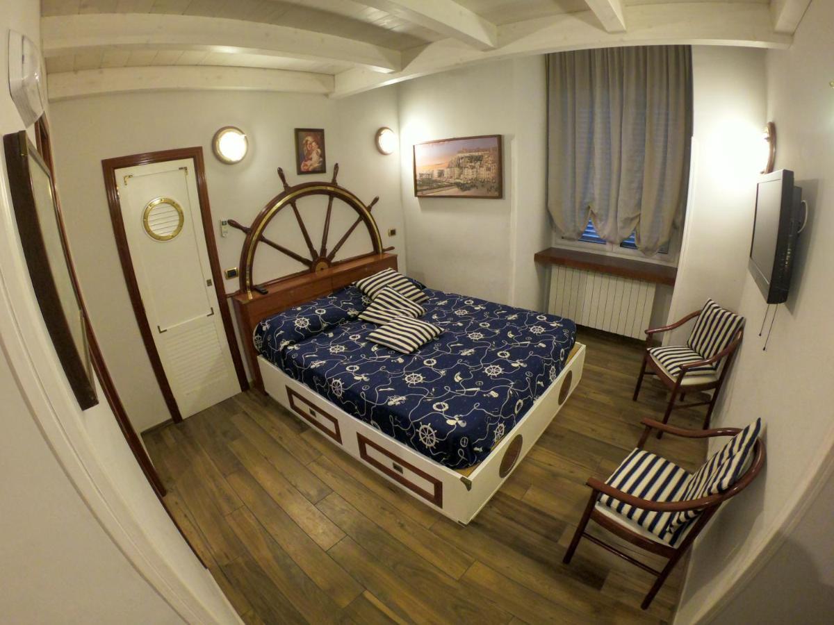 Hotel Ausonia Napels Buitenkant foto