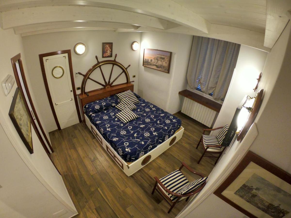 Hotel Ausonia Napels Buitenkant foto