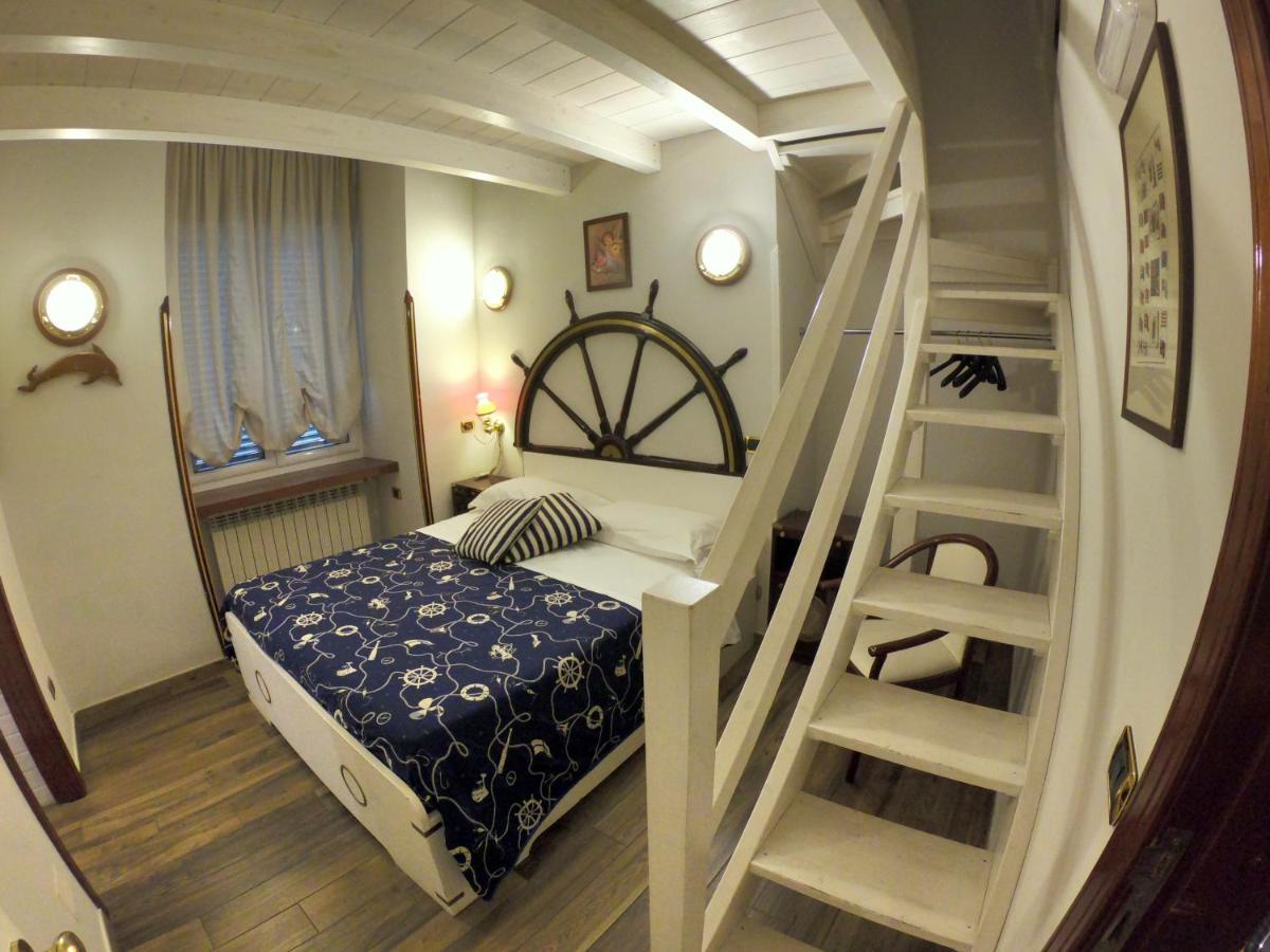 Hotel Ausonia Napels Buitenkant foto