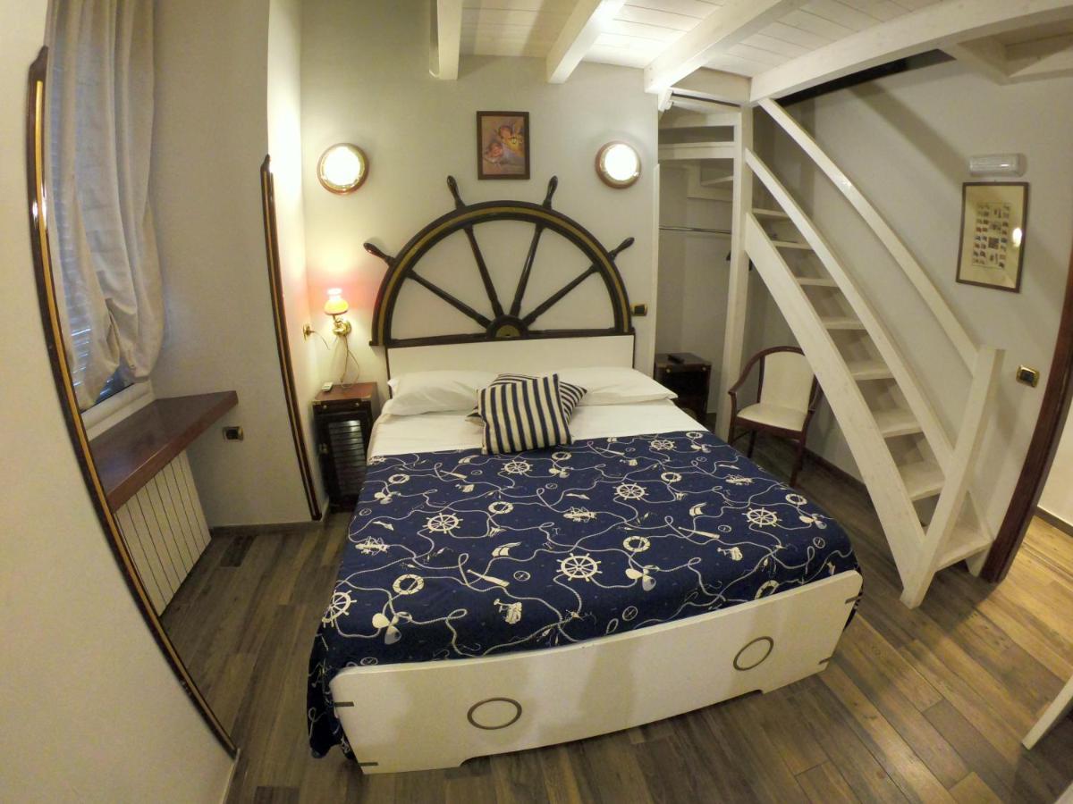 Hotel Ausonia Napels Buitenkant foto